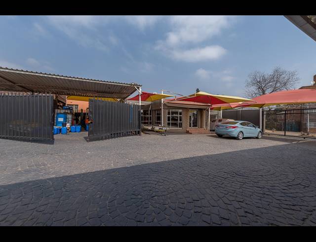 990M² RETAIL FOR SALE IN TURFFONTEIN